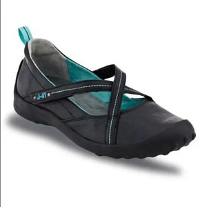 J-41 Footwear Midnight Martini Flats